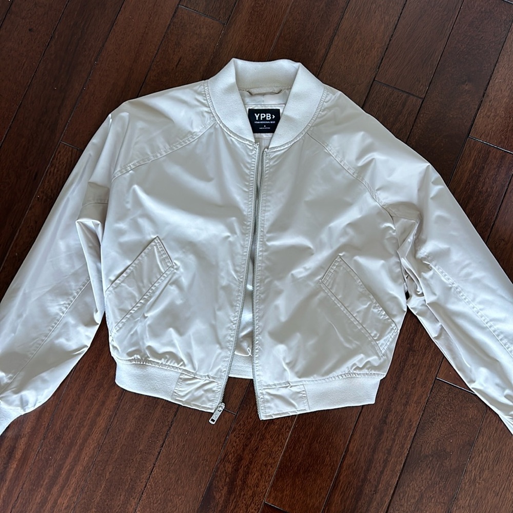 Cream Bomber